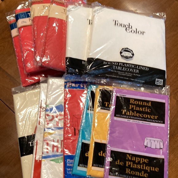 🌸NIP Assorted Table Covers - Bundle of 13 - Great for Caterers! - Picture 14 of 14